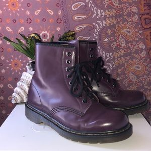 dark purple dc martens!!!🌟
